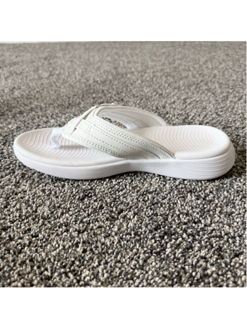 Women's DREAM PAIRS Comfort Flip Flop Sandals White Size 7 - Picture 8 of 13